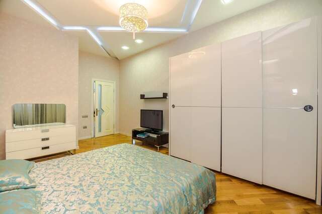 Апартаменты Cozy Ferrari Apartment with full amenities by Time Group Баку-20